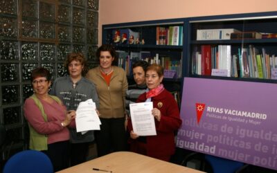 Firma del Convenio 2009 con la Concejalía de Mujer